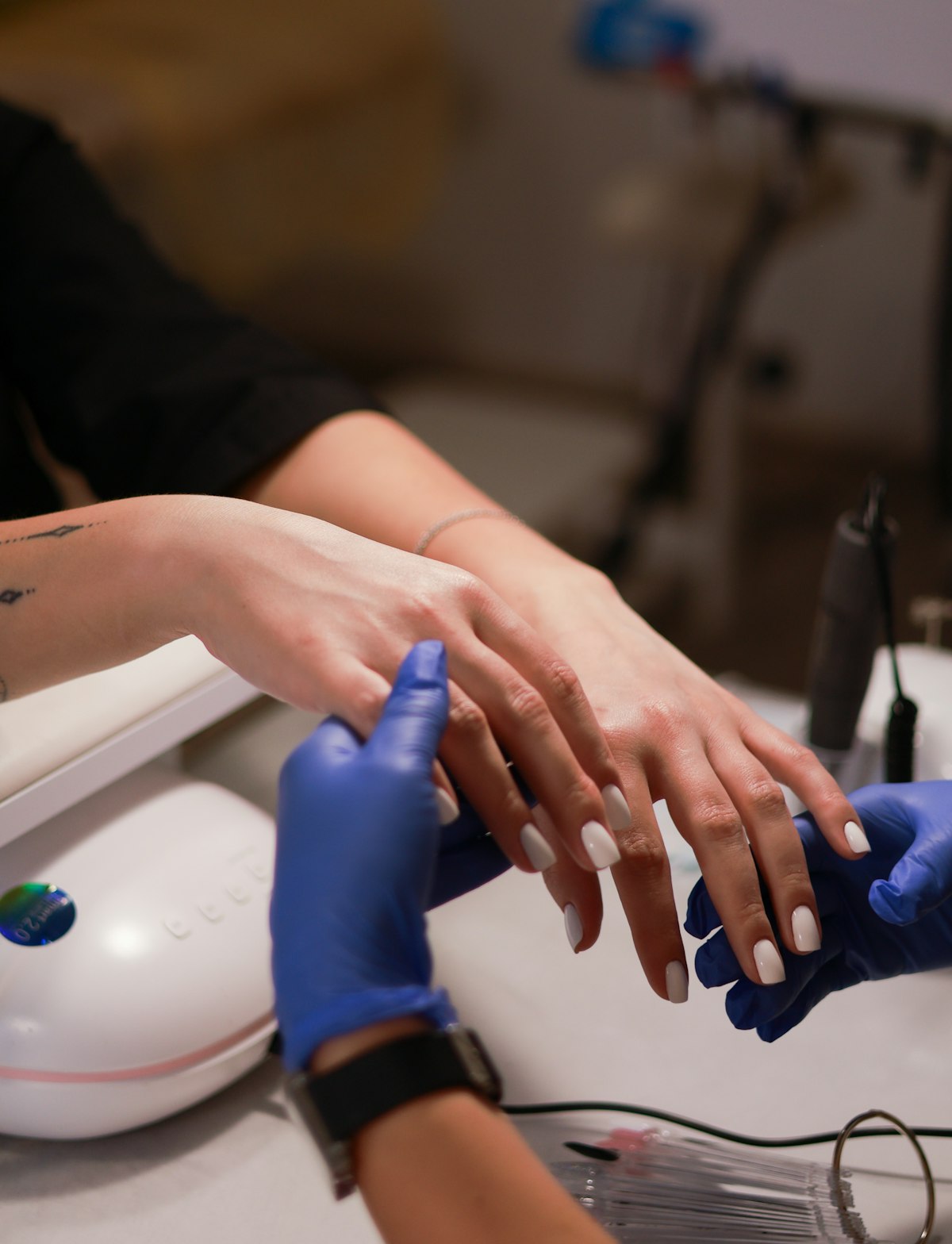 Manicura blanca profesional
